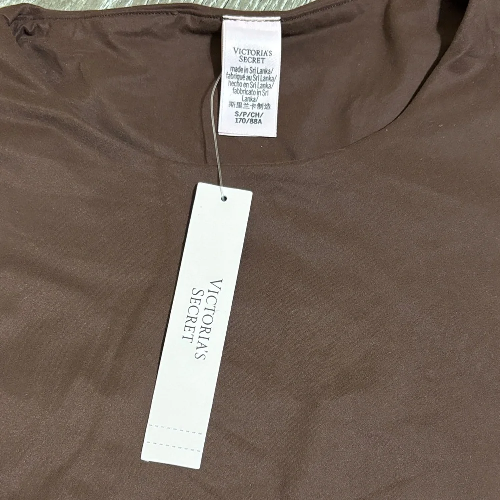 Bodywear by Victoria with FeatherSoft™ Innovation Short Sleeve Bodysuit - Picture 2 of 4